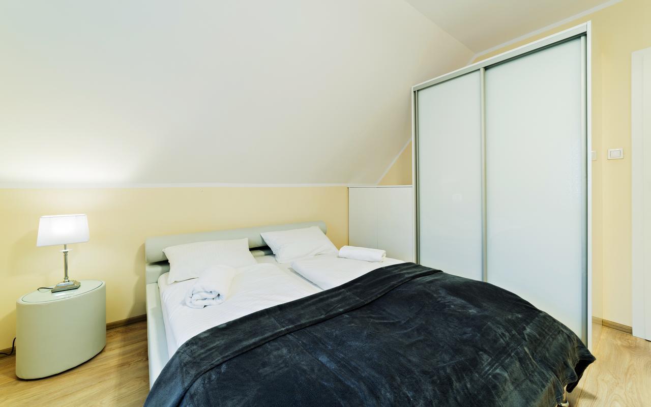 Apartamenty Everysky - Komuny Paryskiej 카르파츠 외부 사진