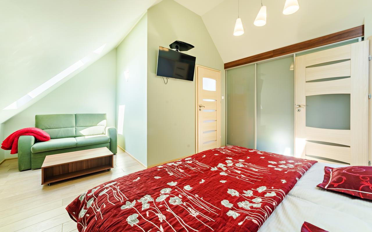 Apartamenty Everysky - Komuny Paryskiej 카르파츠 외부 사진